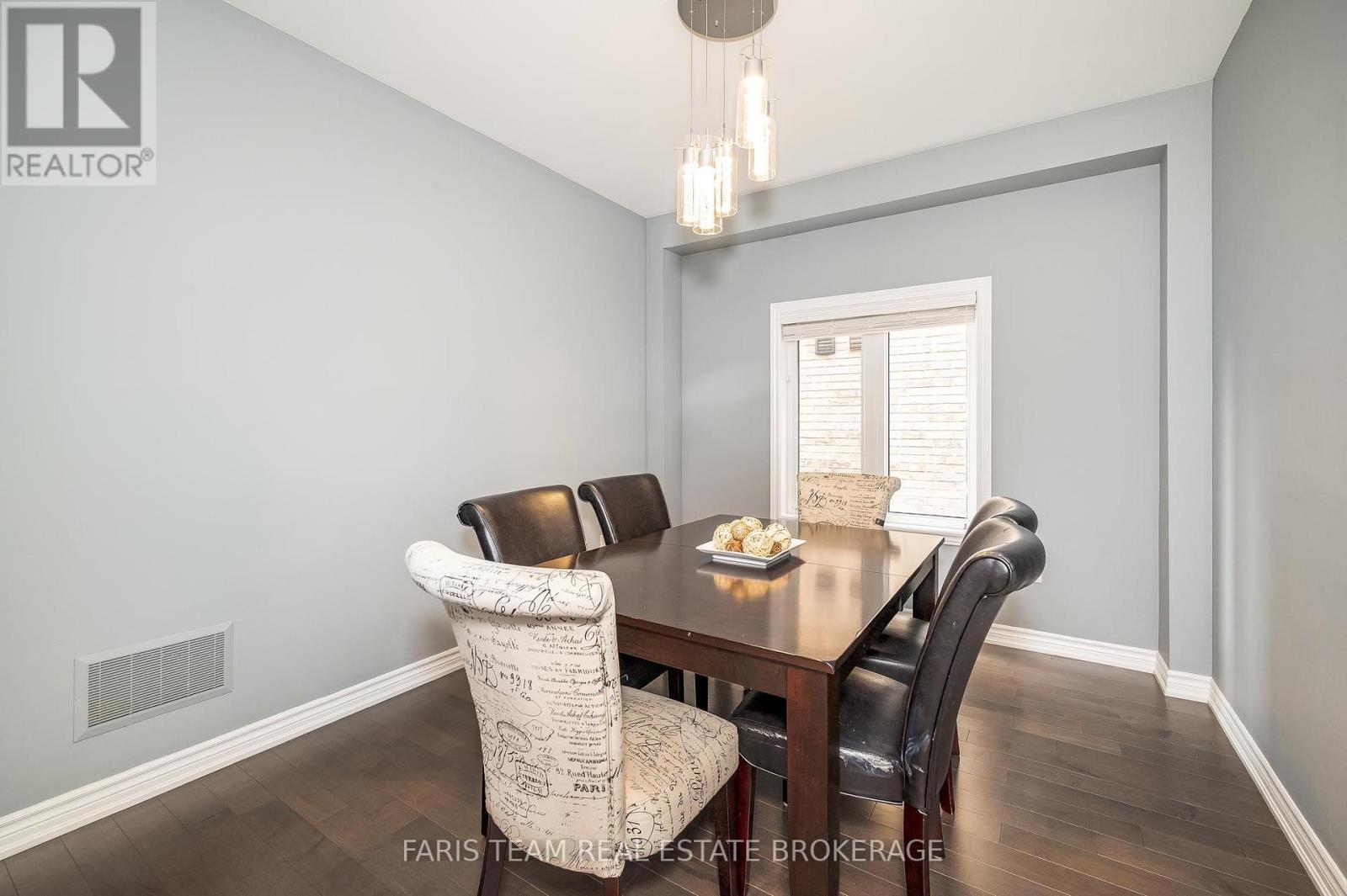 Photo 9 of 1464 Farrow Crescent, Innisfil ON