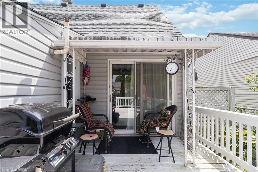 Photo 12 of 71 Salisbury Avenue, Brantford ON