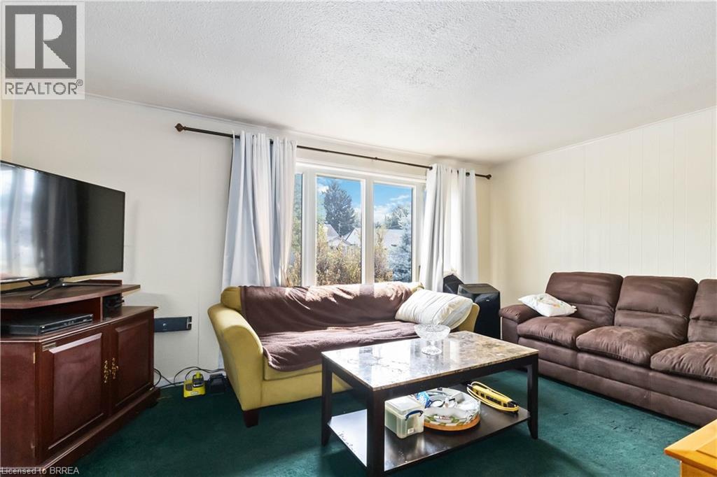 Photo 7 of 71 Salisbury Avenue, Brantford ON