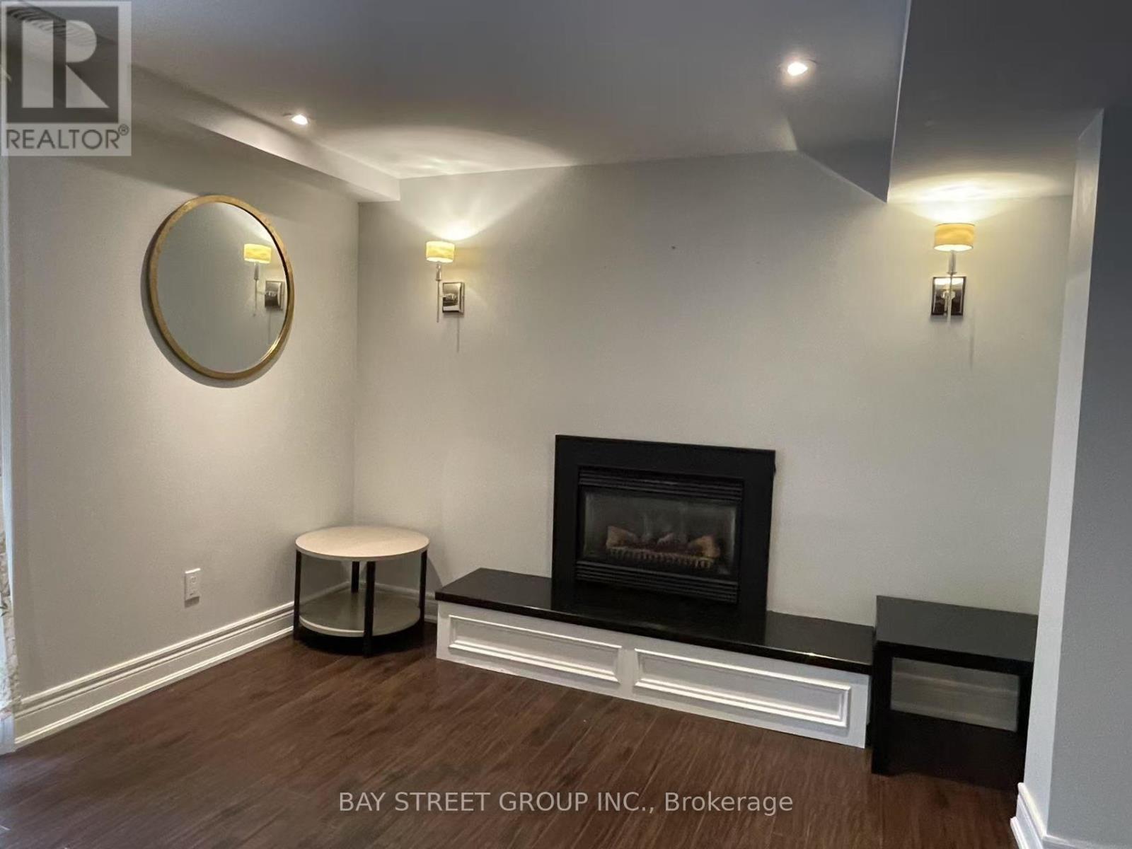 Photo 6 of Basement 1240 Falgarwood Drive, Oakville ON