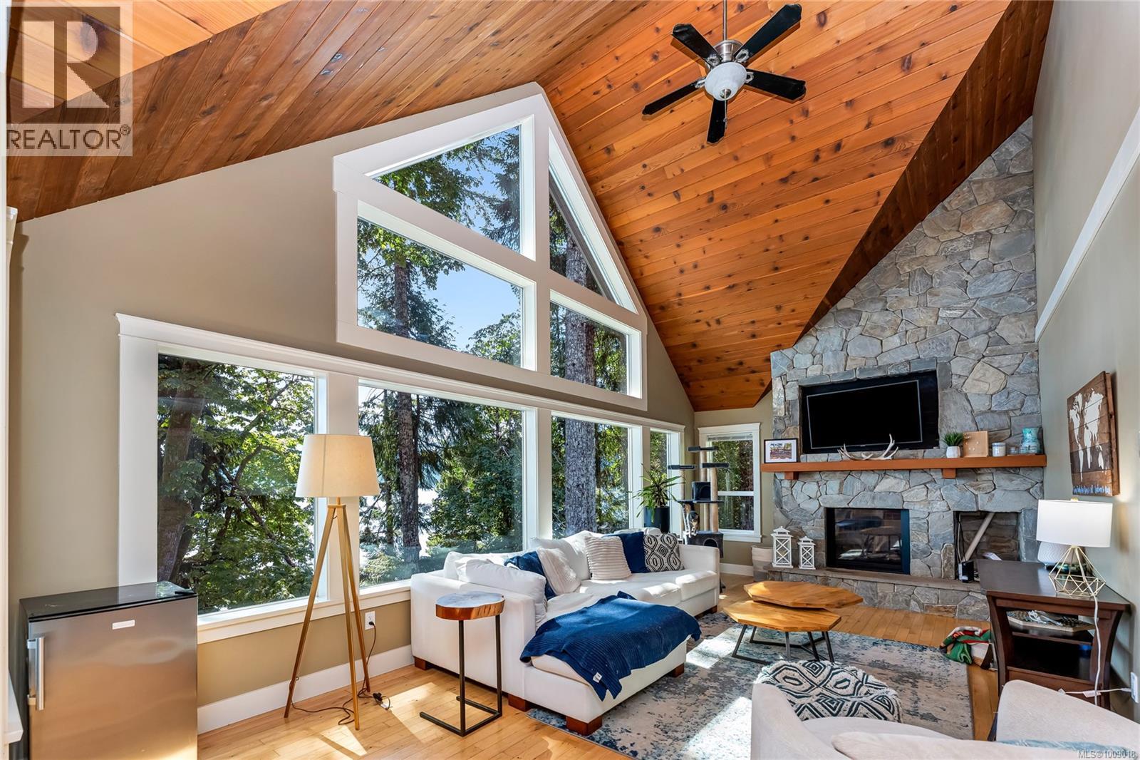9724 Marble Bay Rd, Lake Cowichan