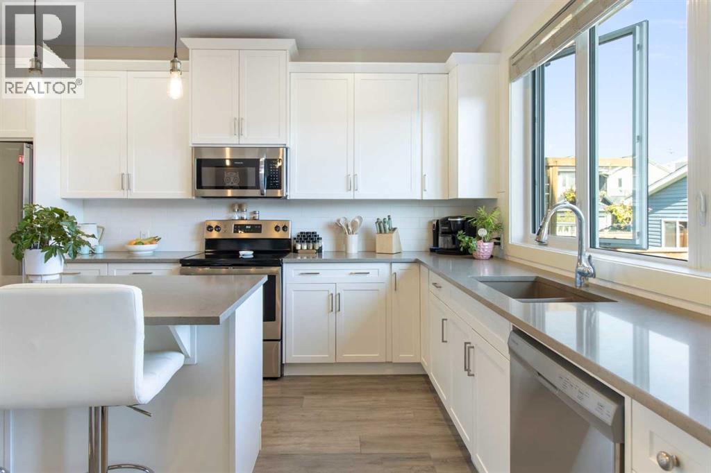 Photo 4 of 112 Fireside Crescent, Cochrane AB
