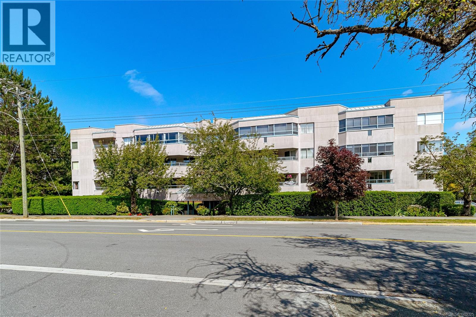 205 1100 Union Road, Saanich