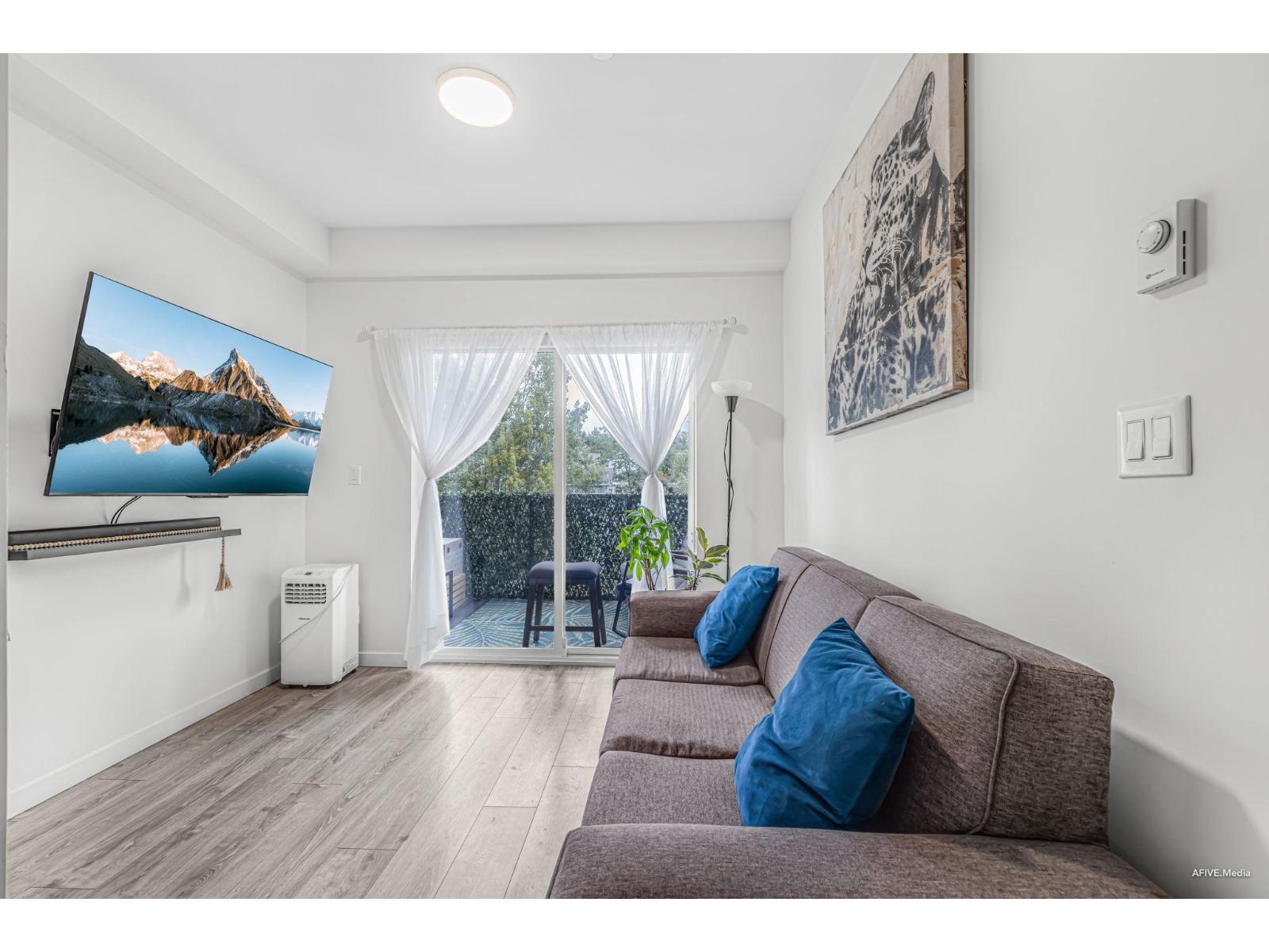 Photo 7 of 430 13968 Laurel Drive, Surrey BC