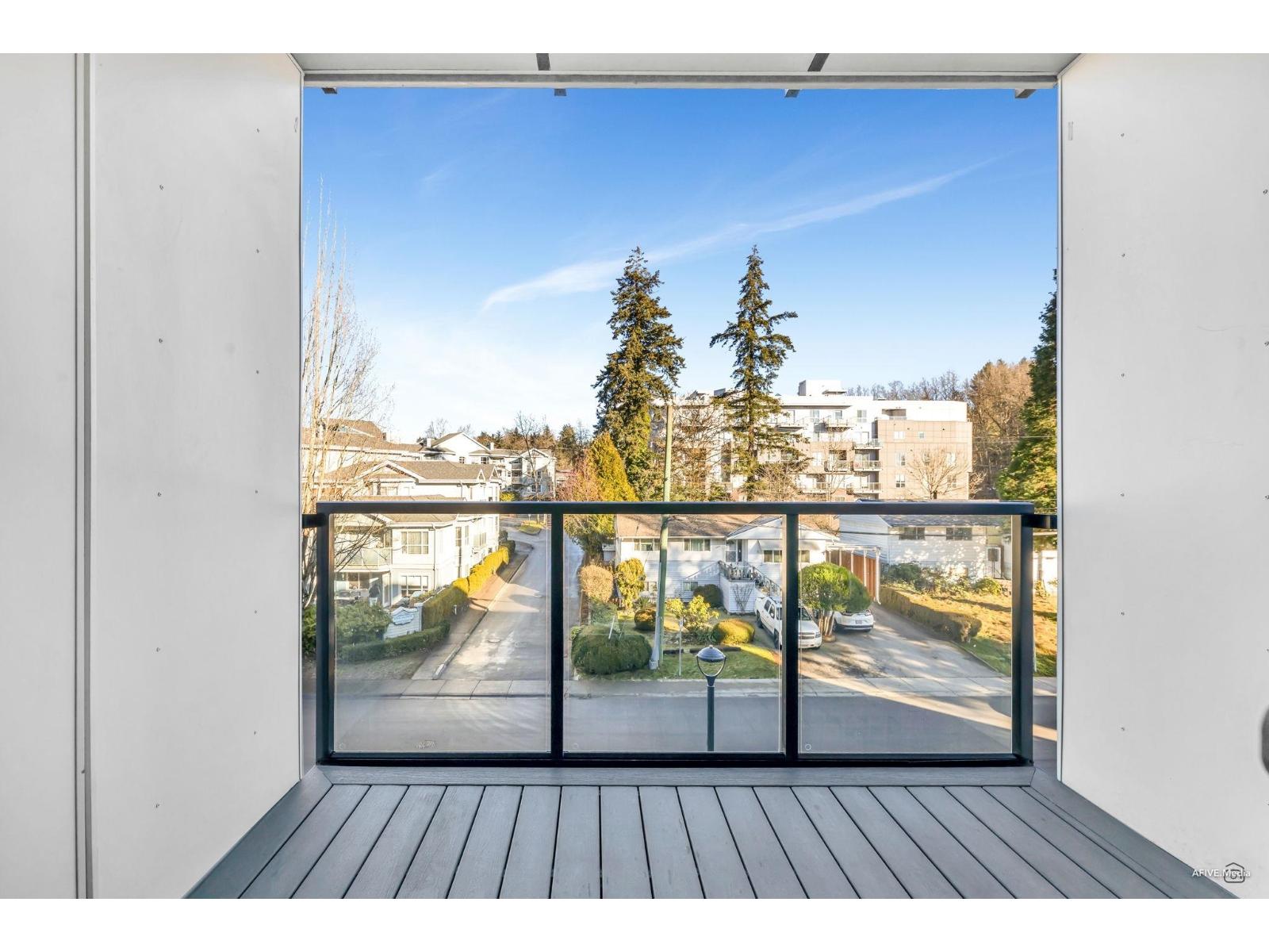 Photo 13 of 430 13968 Laurel Drive, Surrey BC