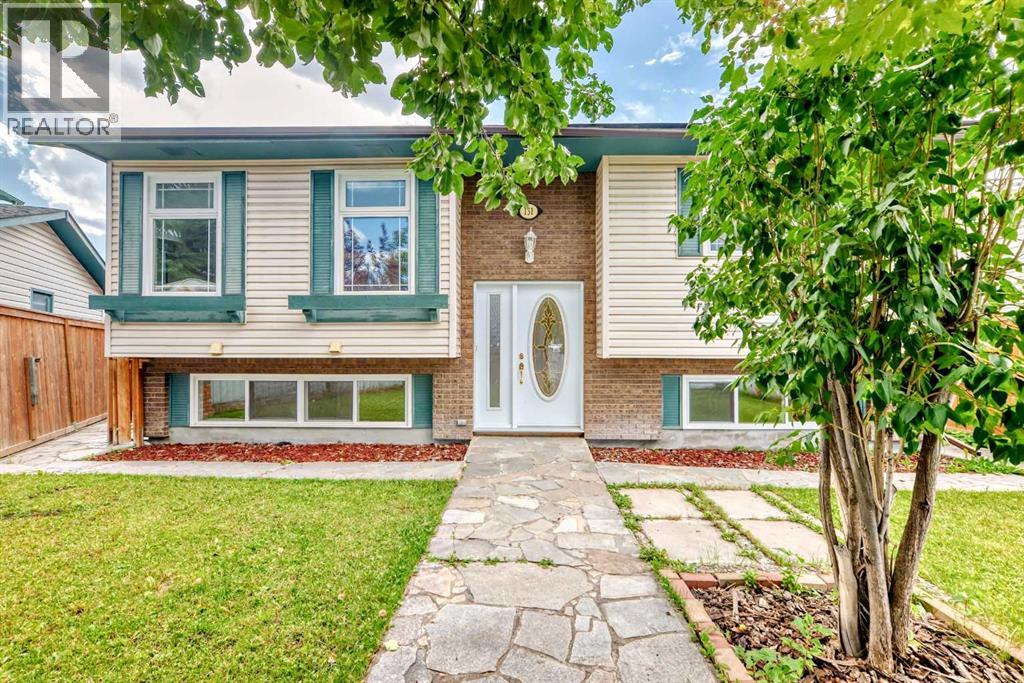 Single Family House Bi-level for Sale in  Whitlock Place NE Whitehorn Calgary 