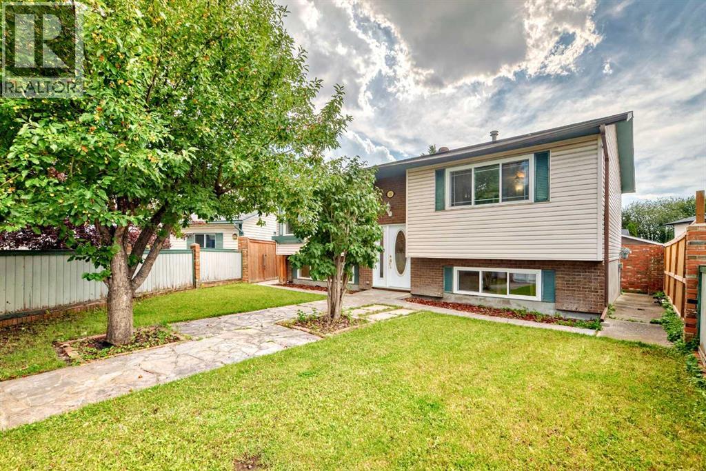 Single Family House Bi-level for Sale in  Whitlock Place NE Whitehorn Calgary 