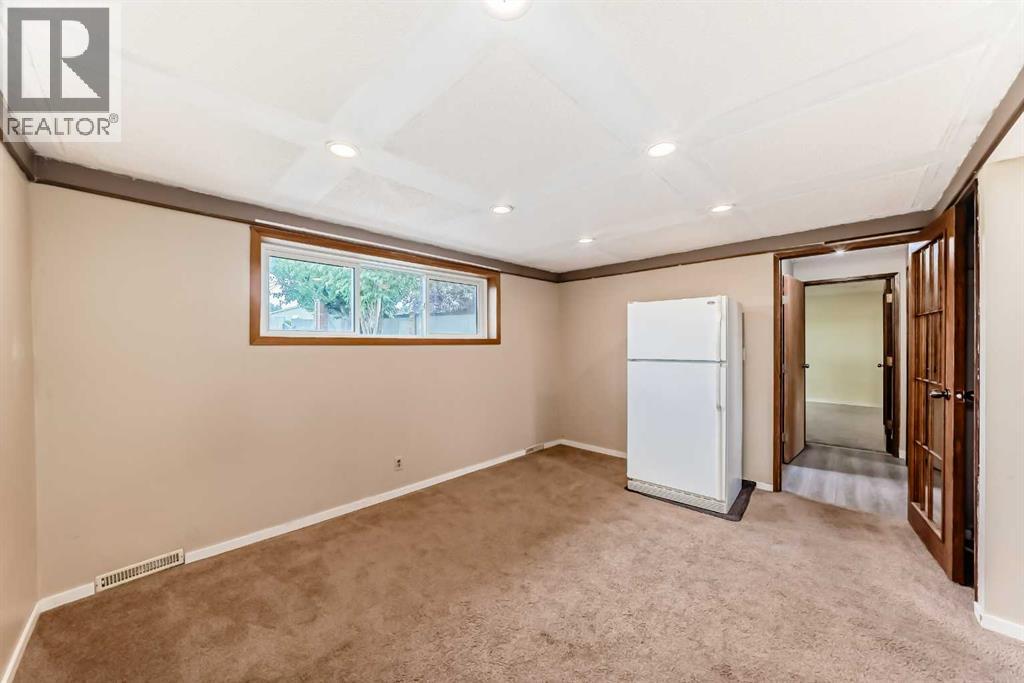 Single Family House Bi-level for Sale in  Whitlock Place NE Whitehorn Calgary 