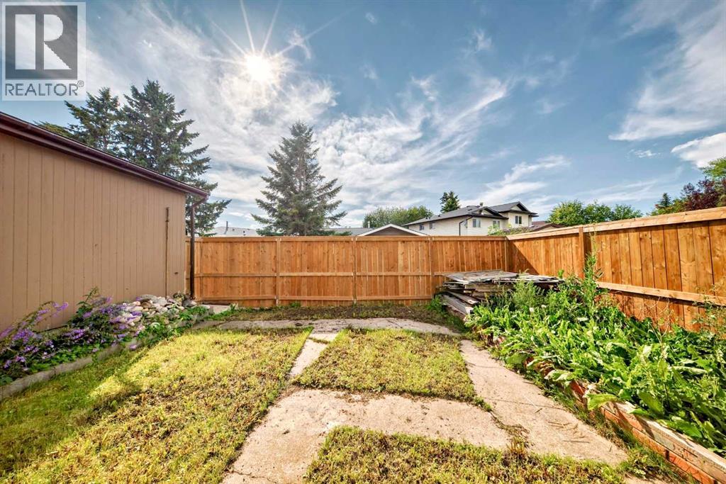 Single Family House Bi-level for Sale in  Whitlock Place NE Whitehorn Calgary 
