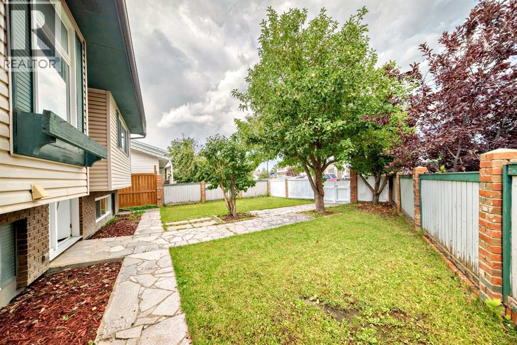 Single Family House Bi-level for Sale in  Whitlock Place NE Whitehorn Calgary 