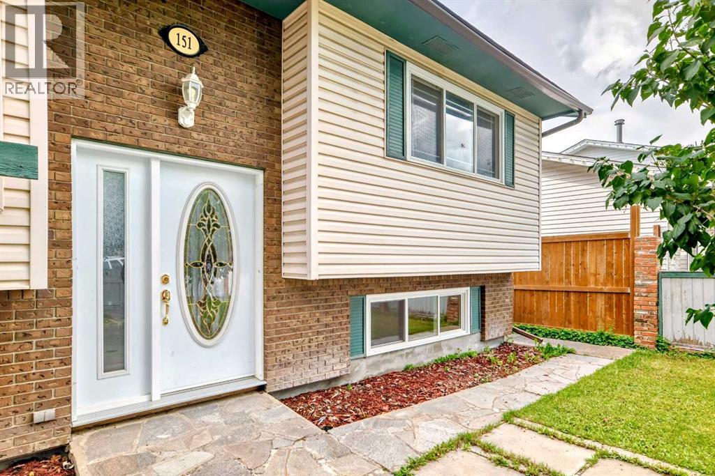 Single Family House Bi-level for Sale in  Whitlock Place NE Whitehorn Calgary 