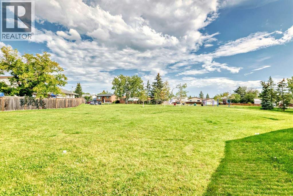 Single Family House Bi-level for Sale in  Whitlock Place NE Whitehorn Calgary 