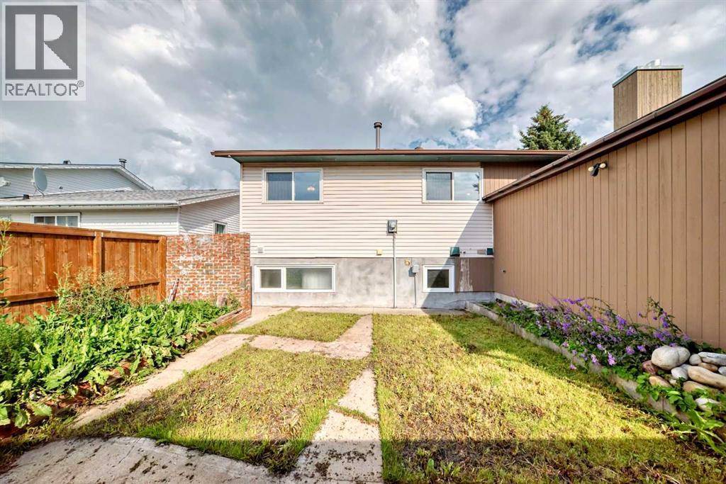 Single Family House Bi-level for Sale in  Whitlock Place NE Whitehorn Calgary 