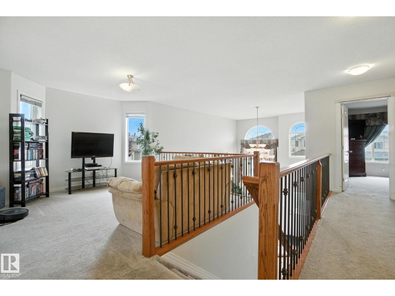 Photo 31 of 3451 29 St Nw Nw, Edmonton AB