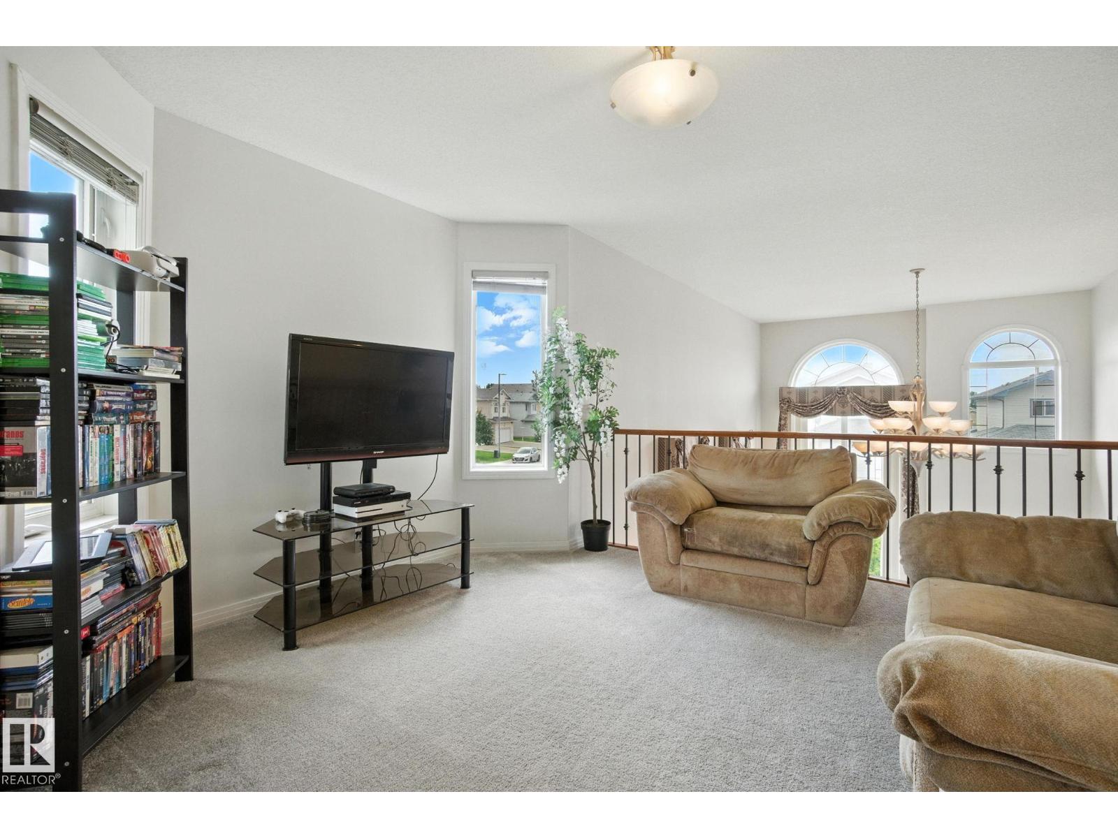 Photo 29 of 3451 29 St Nw Nw, Edmonton AB