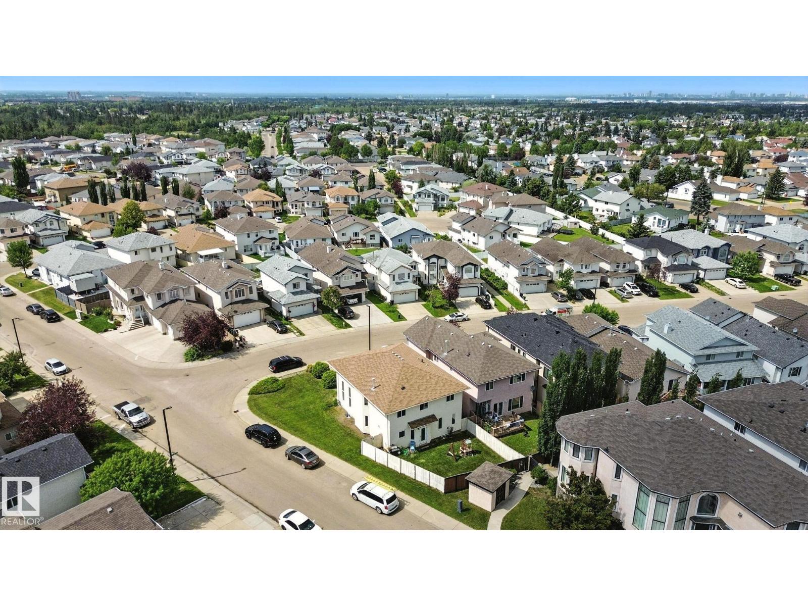 Photo 14 of 3451 29 St Nw Nw, Edmonton AB