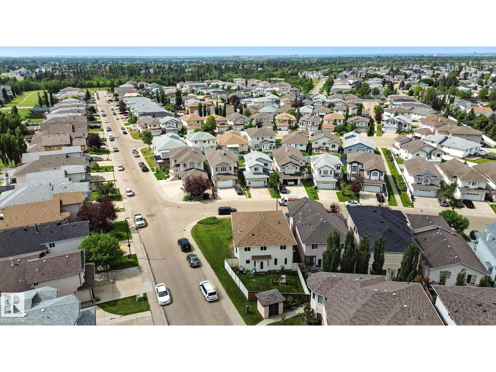 Photo 15 of 3451 29 St Nw Nw, Edmonton AB