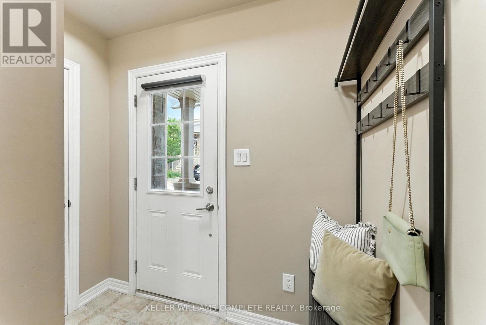 Photo 11 of 60 541 Winston Road, Grimsby ON