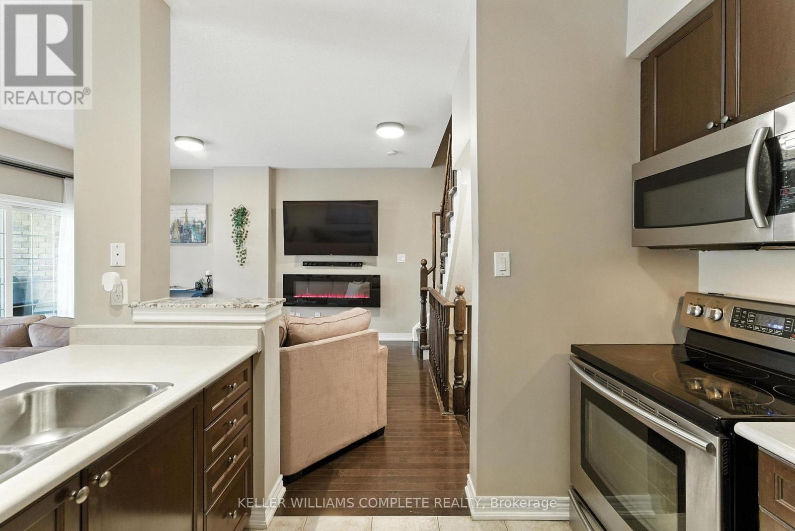 Photo 12 of 60 541 Winston Road, Grimsby ON