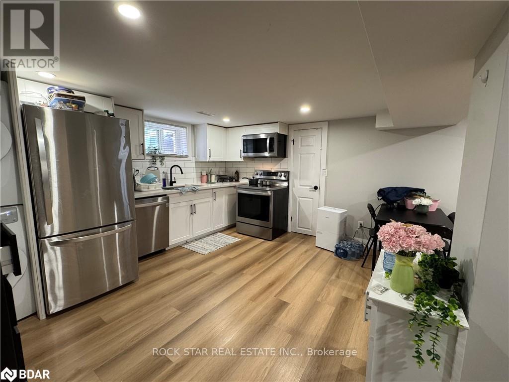 Photo 2 of Lower 889 Fennell Avenue E, Hamilton ON