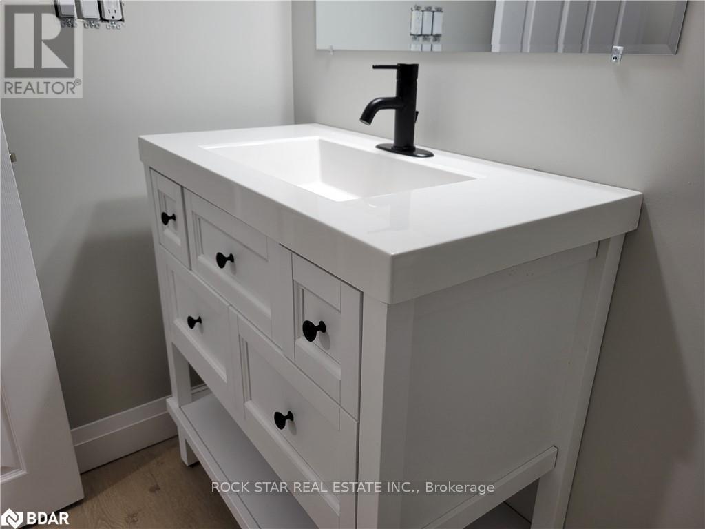 Photo 5 of Lower 889 Fennell Avenue E, Hamilton ON