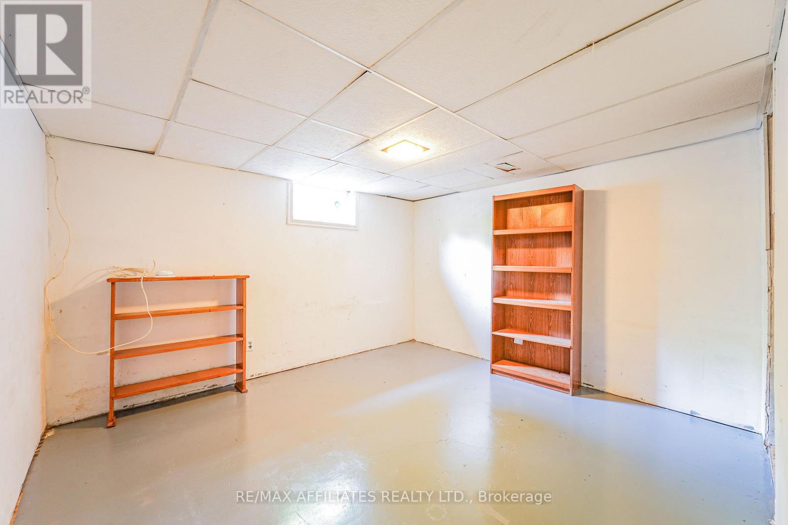 Photo 25 of 208 Old Colony Road E, Ottawa ON