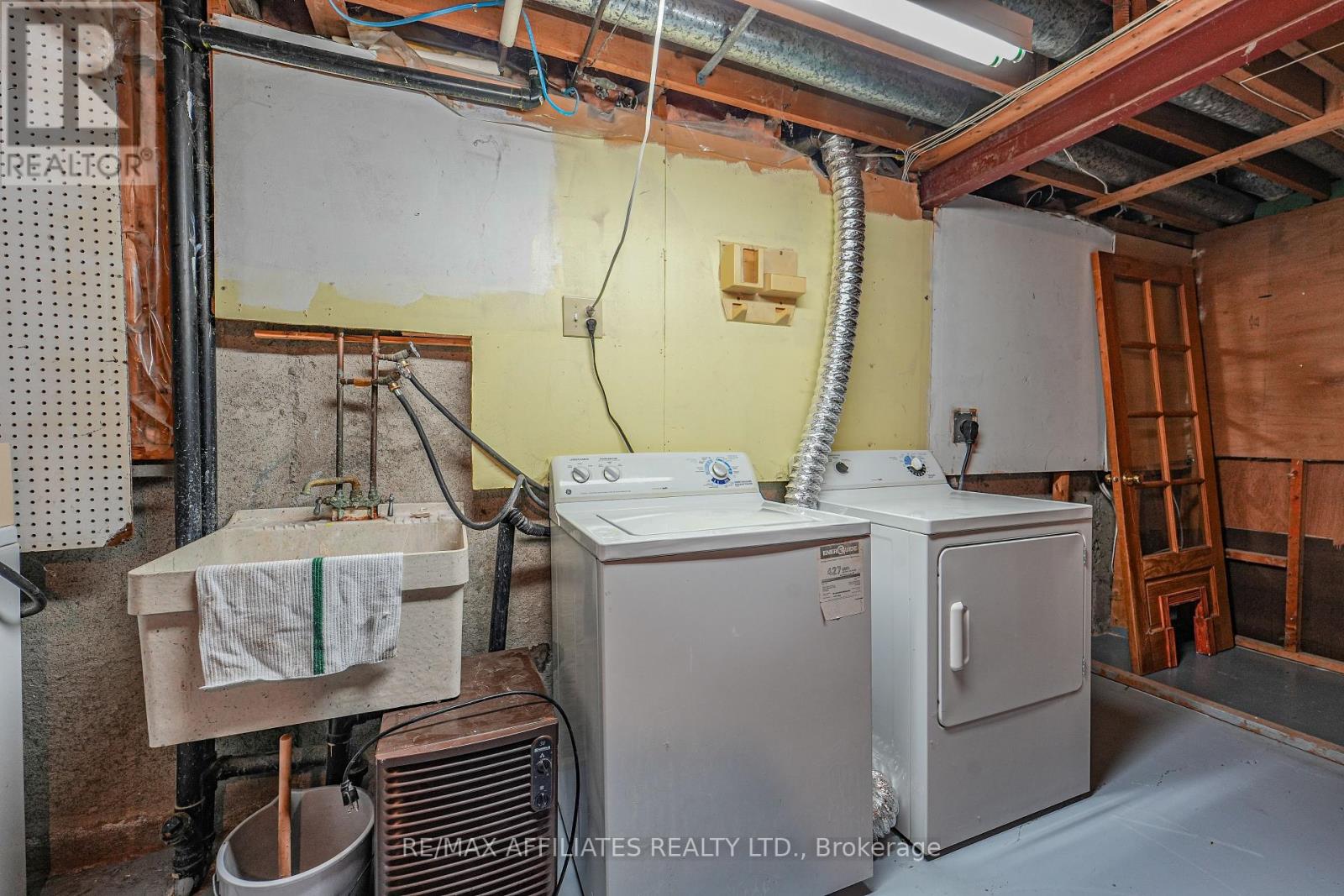 Photo 27 of 208 Old Colony Road E, Ottawa ON