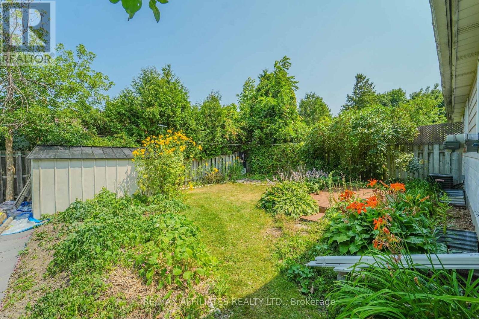 Photo 30 of 208 Old Colony Road E, Ottawa ON