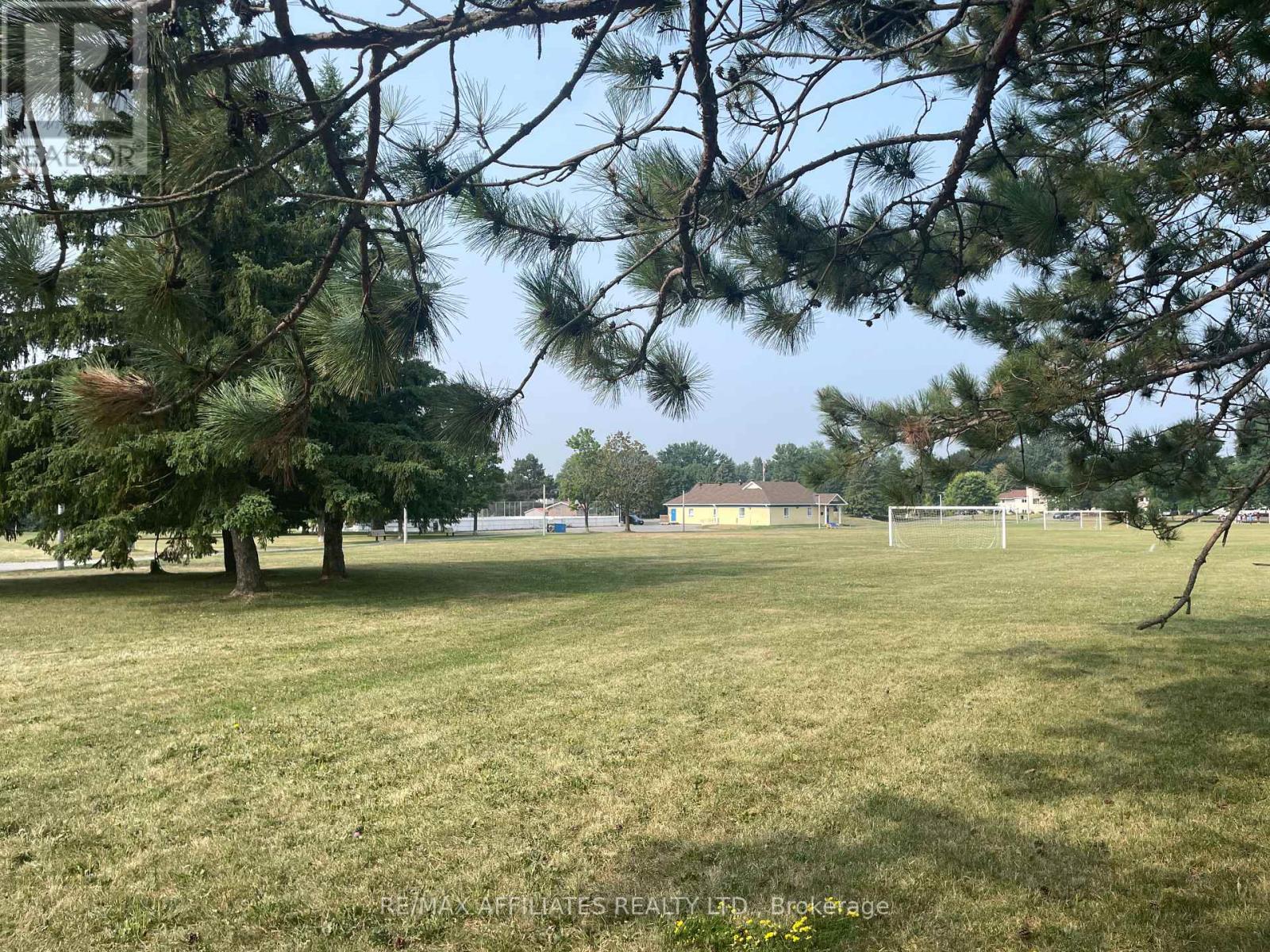 Photo 33 of 208 Old Colony Road E, Ottawa ON