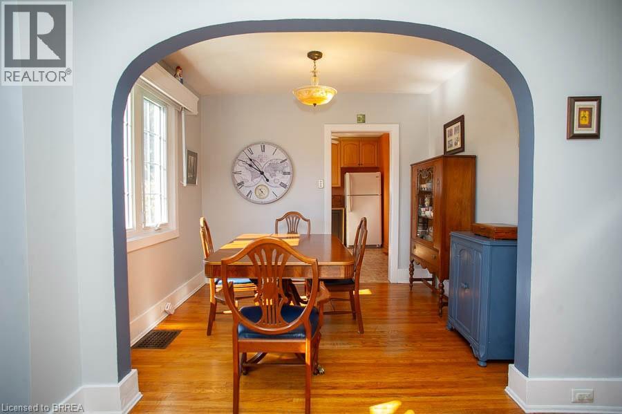 Photo 19 of 24 Hill Avenue, Brantford ON