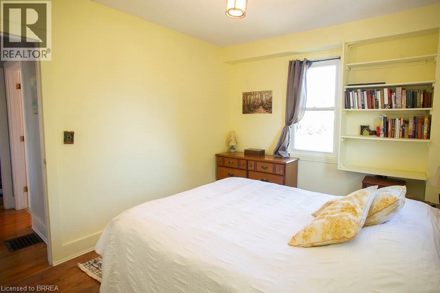 Photo 6 of 24 Hill Avenue, Brantford ON