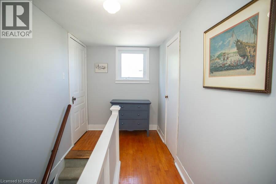 Photo 34 of 24 Hill Avenue, Brantford ON