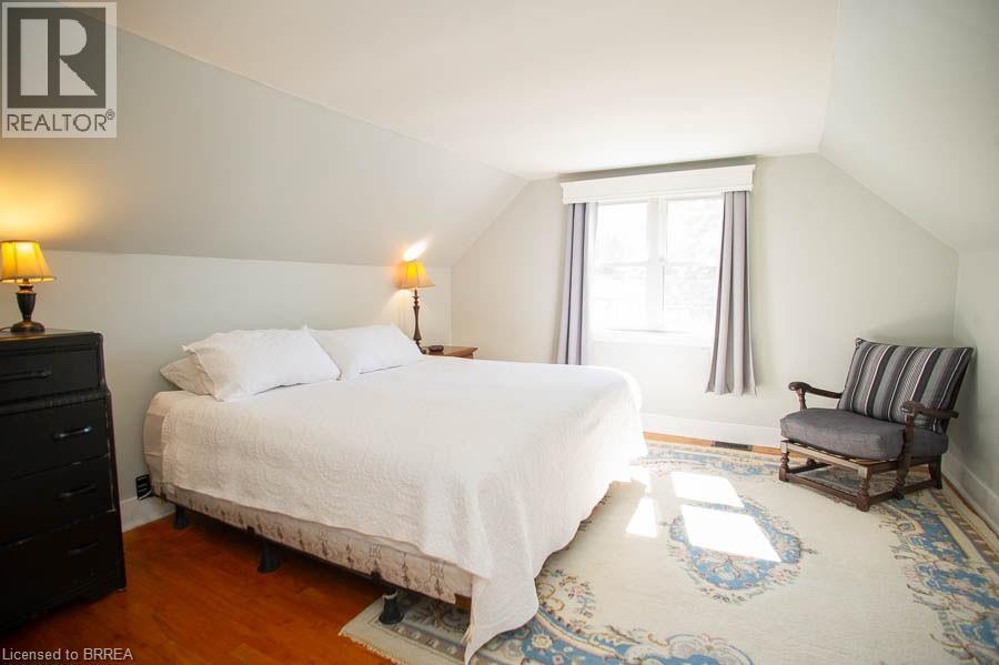 Photo 9 of 24 Hill Avenue, Brantford ON