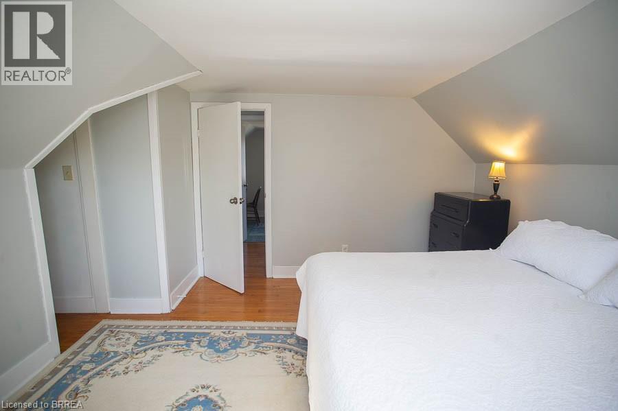 Photo 35 of 24 Hill Avenue, Brantford ON