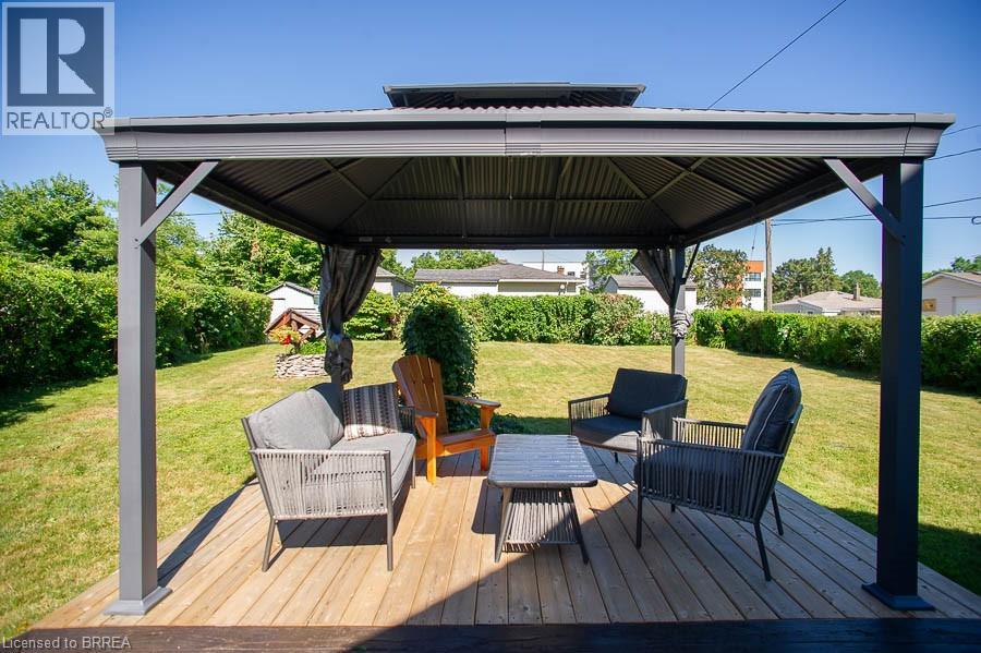 Photo 14 of 24 Hill Avenue, Brantford ON