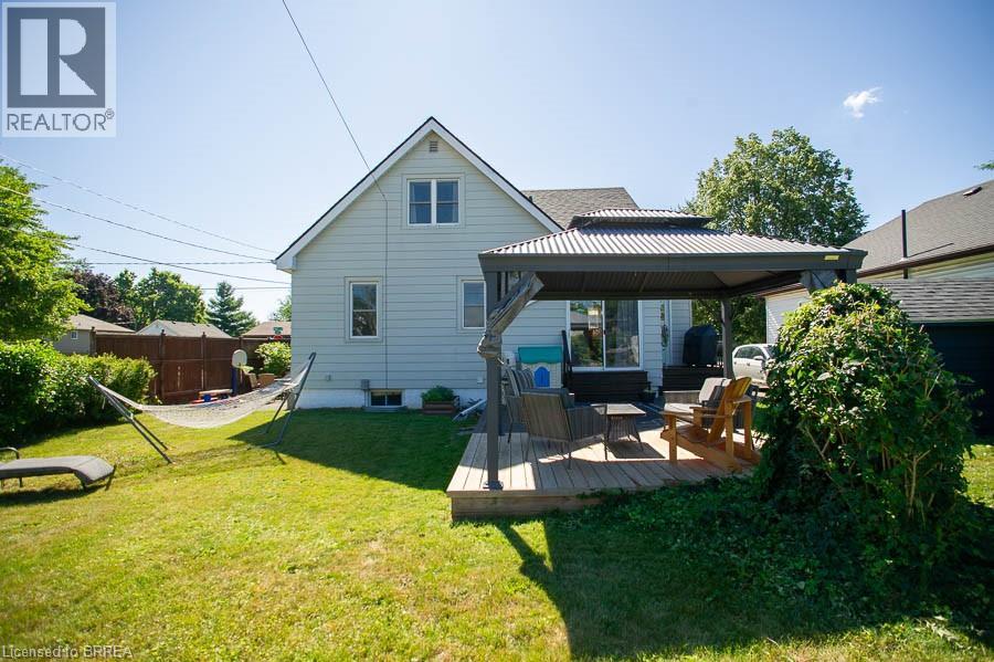 Photo 15 of 24 Hill Avenue, Brantford ON