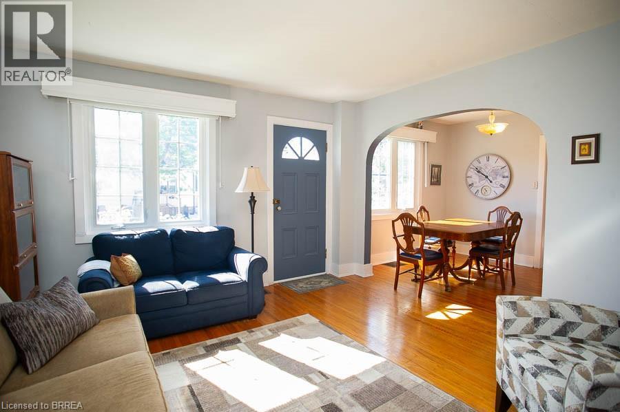 Photo 13 of 24 Hill Avenue, Brantford ON