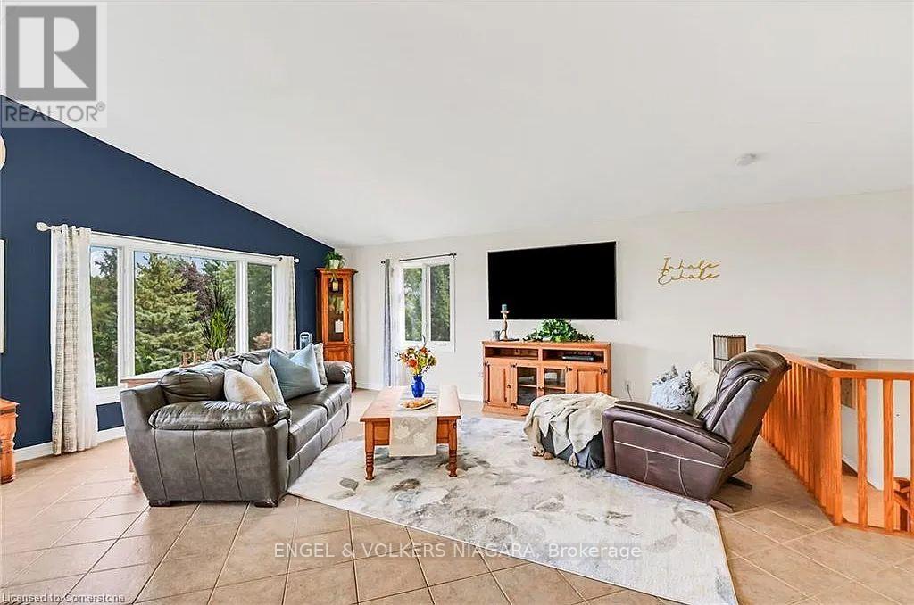 Photo 3 of 335 Moores Road, Haldimand ON