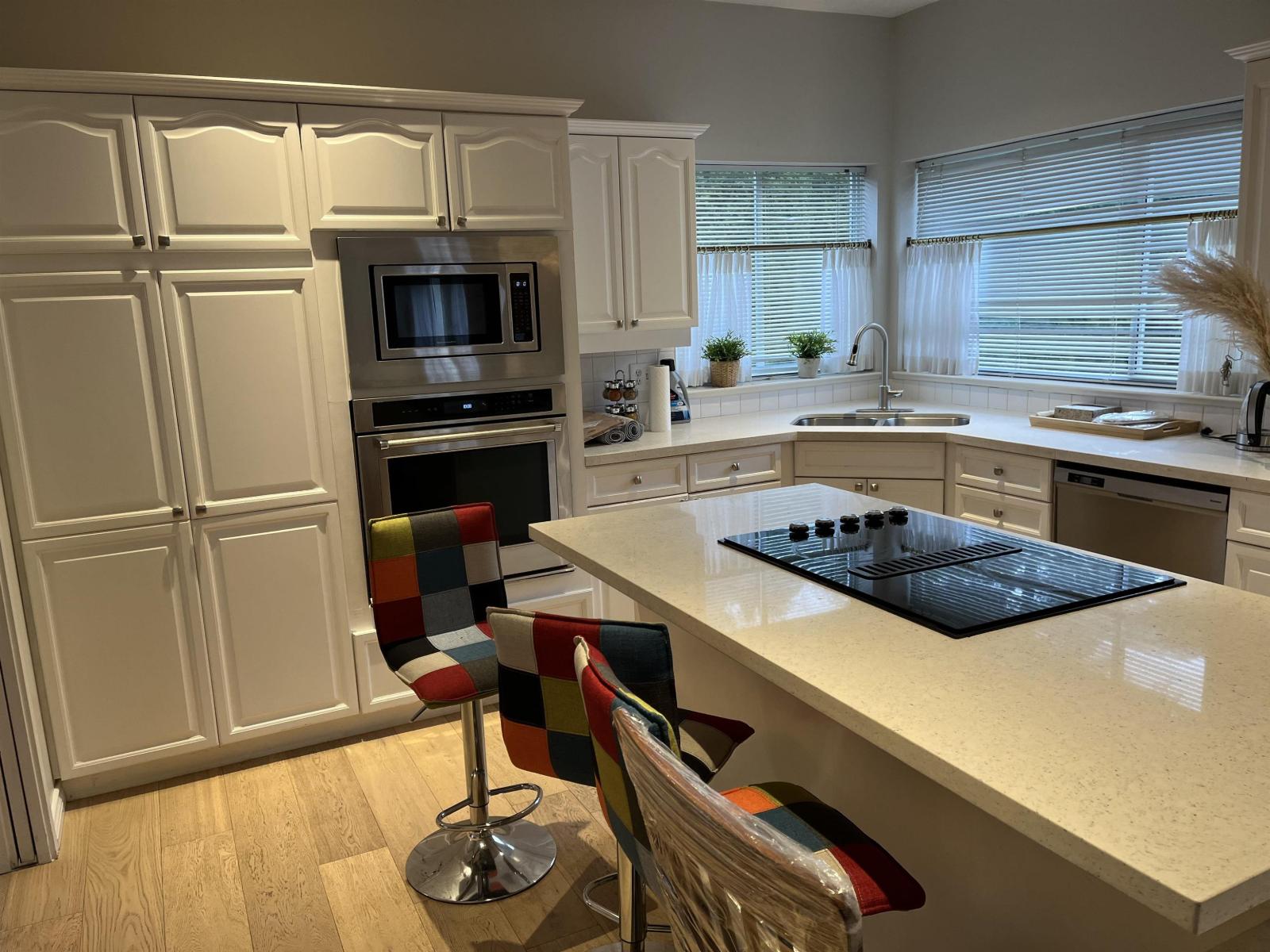 Photo 5 of 14527 30 Avenue, Surrey BC
