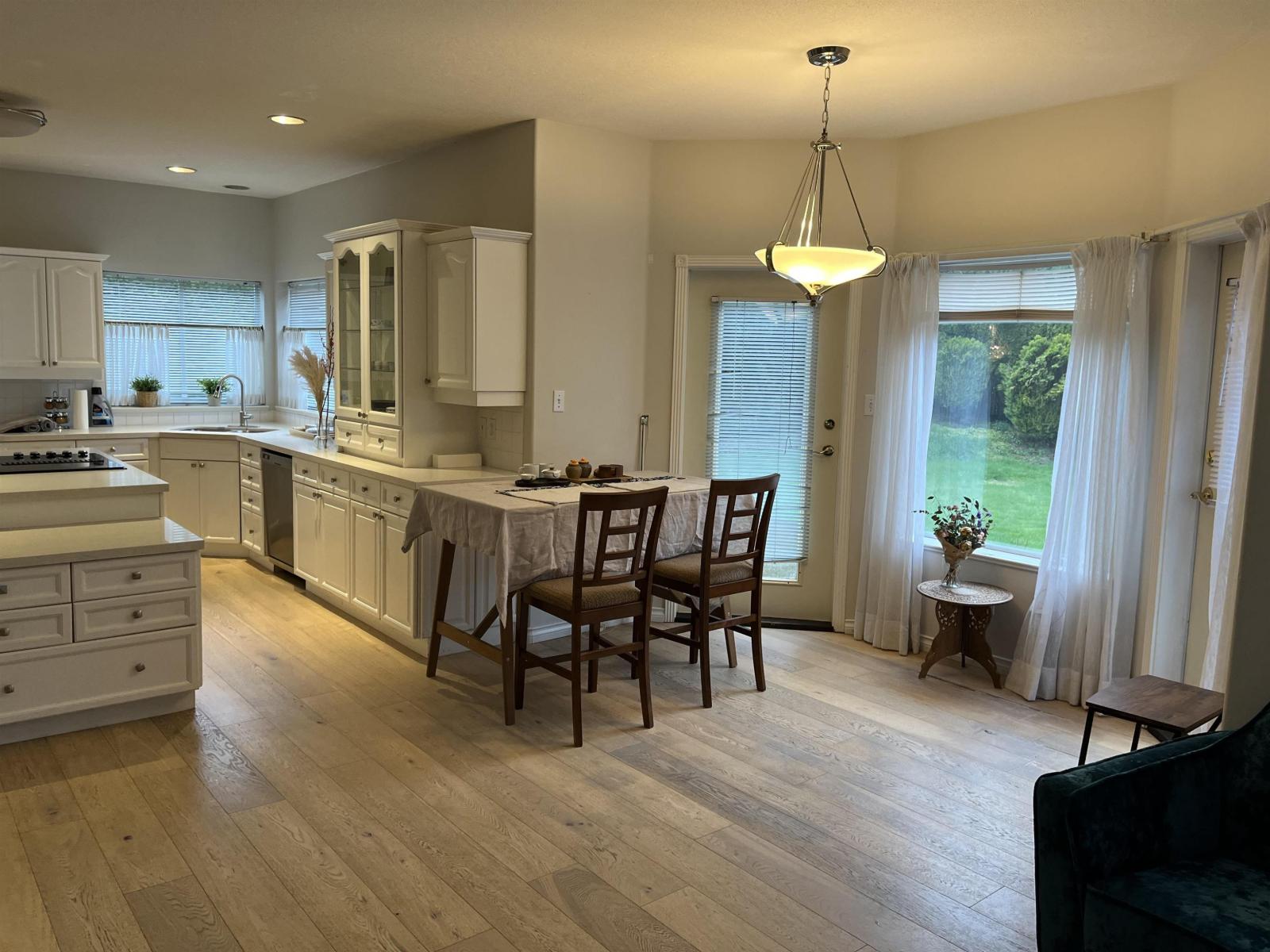 Photo 7 of 14527 30 Avenue, Surrey BC
