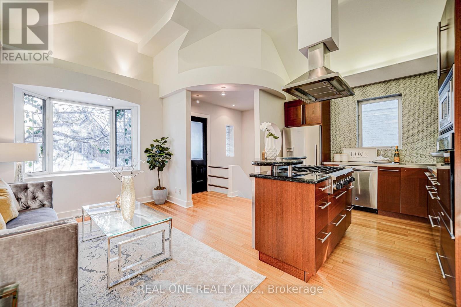 Photo 29 of 167 Randolph Road, Toronto ON