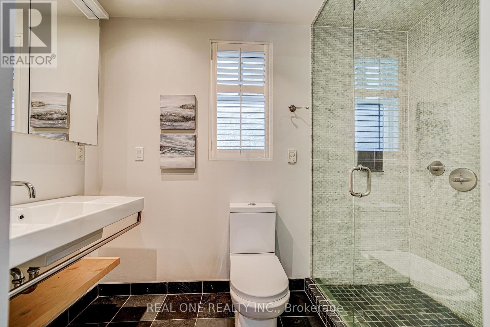 Photo 6 of 167 Randolph Road, Toronto ON