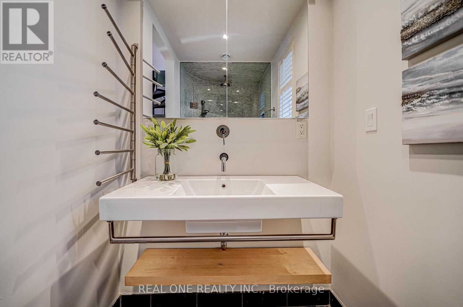 Photo 27 of 167 Randolph Road, Toronto ON