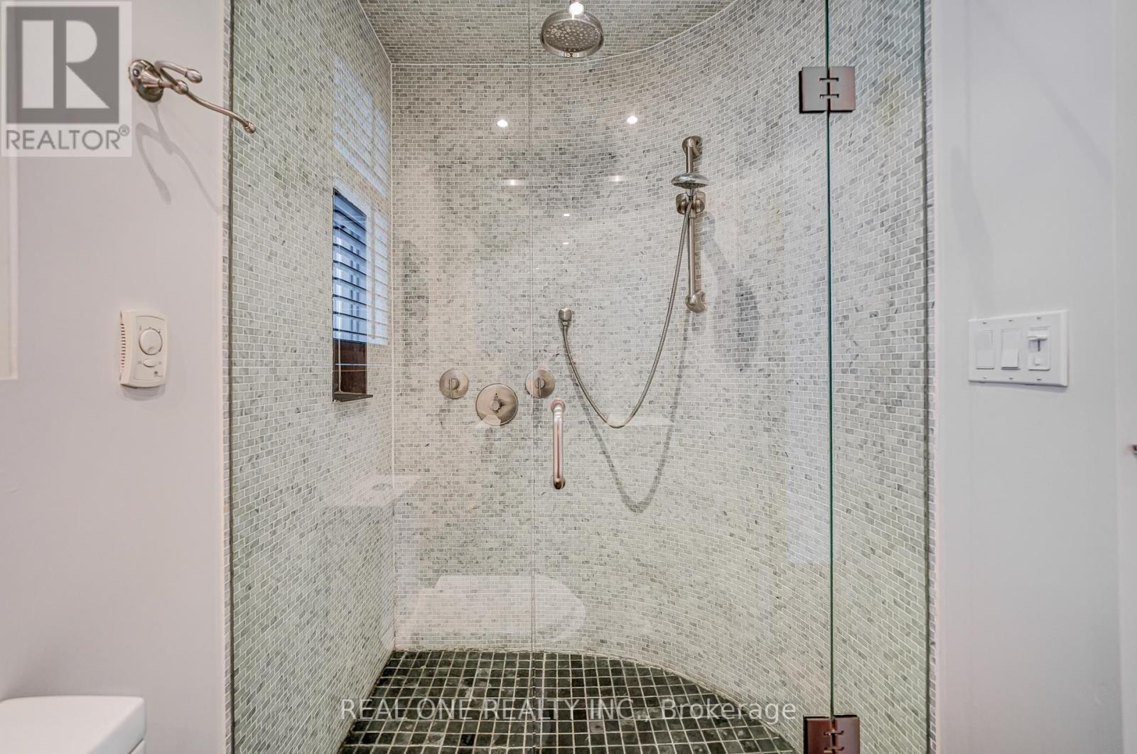 Photo 32 of 167 Randolph Road, Toronto ON