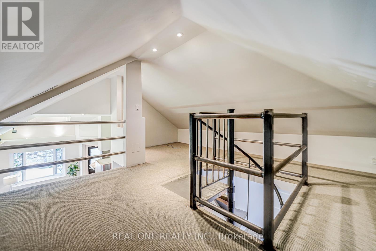 Photo 9 of 167 Randolph Road, Toronto ON