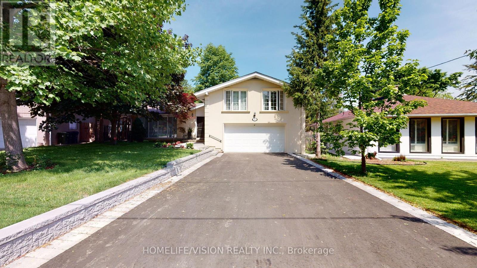 Photo 6 of 12 Flaremore Crescent, Toronto ON