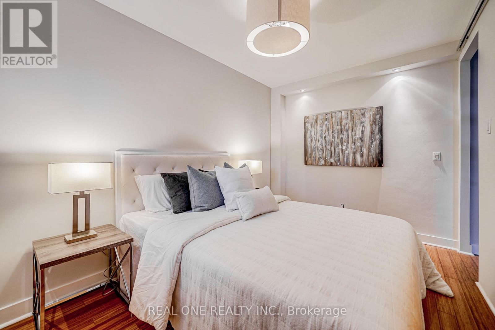 Photo 35 of 167 Randolph Road, Toronto ON