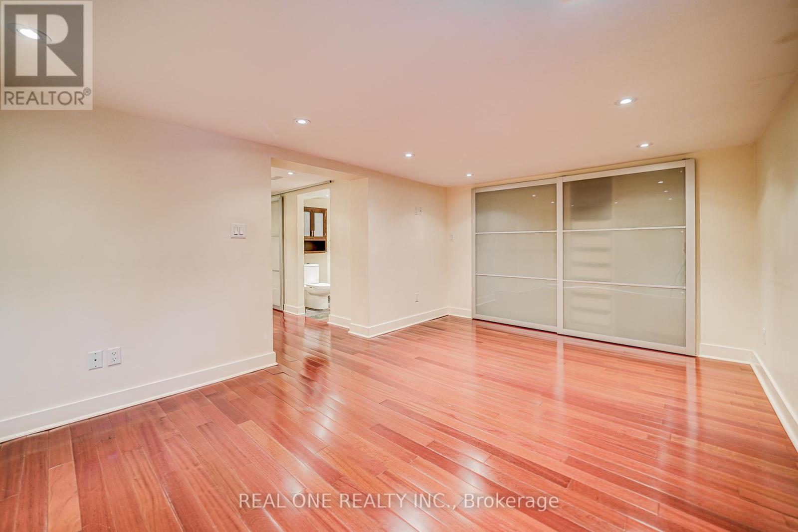 Photo 4 of 167 Randolph Road, Toronto ON
