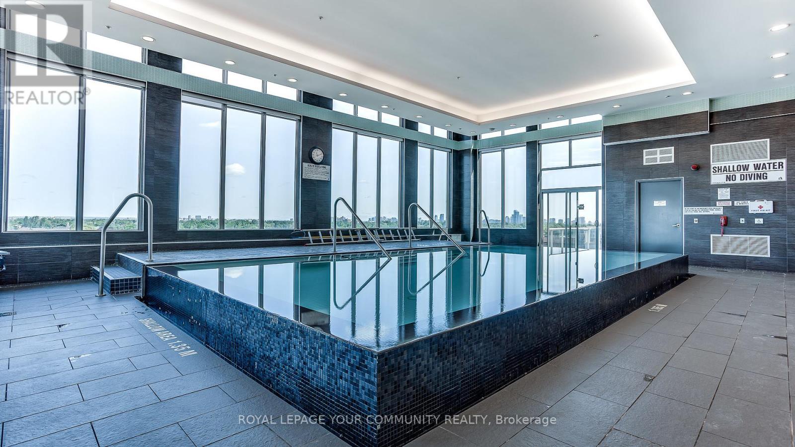 Photo 12 of 218 W 565 Wilson Avenue, Toronto ON
