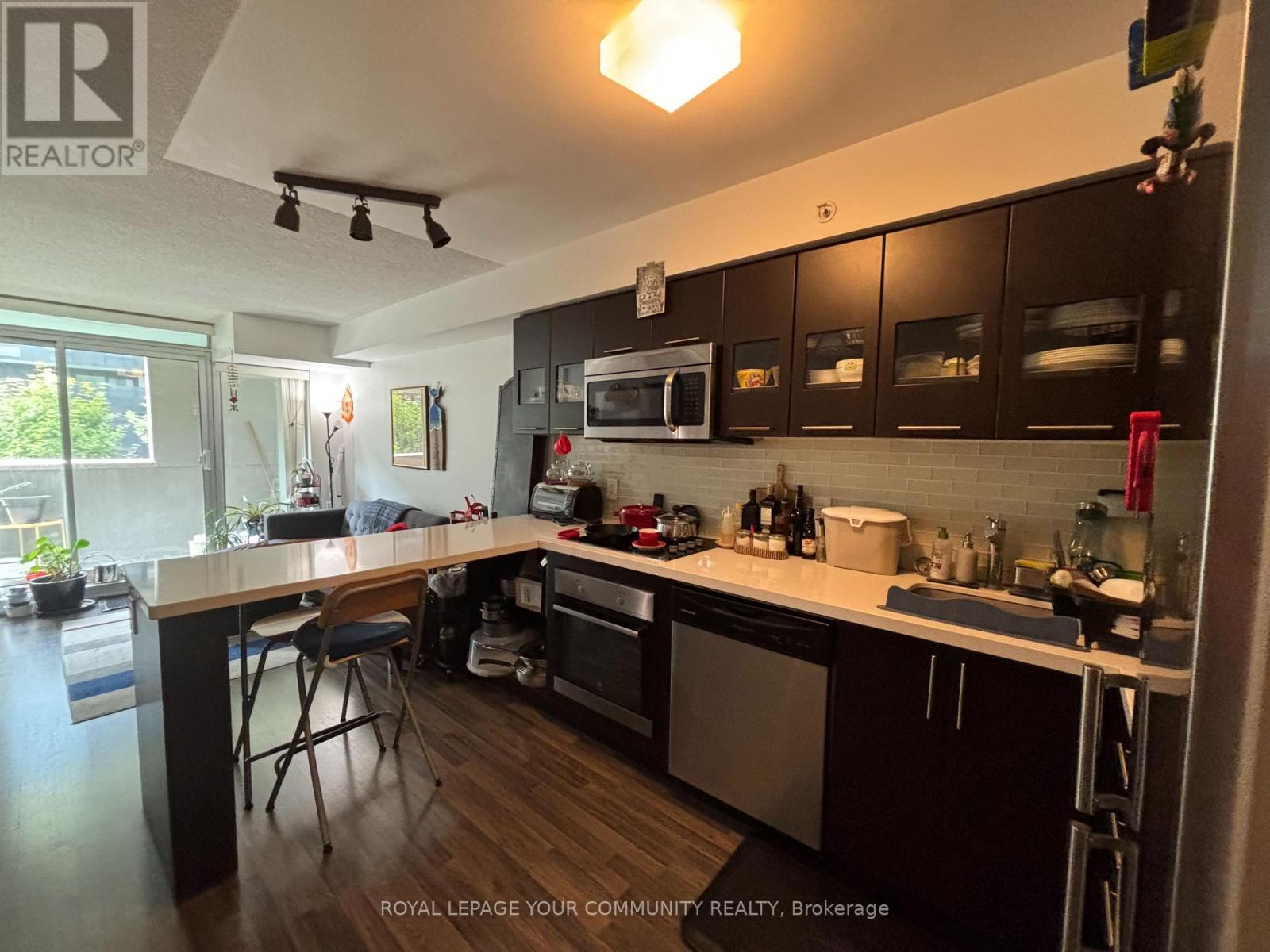 Photo 6 of 218 W 565 Wilson Avenue, Toronto ON